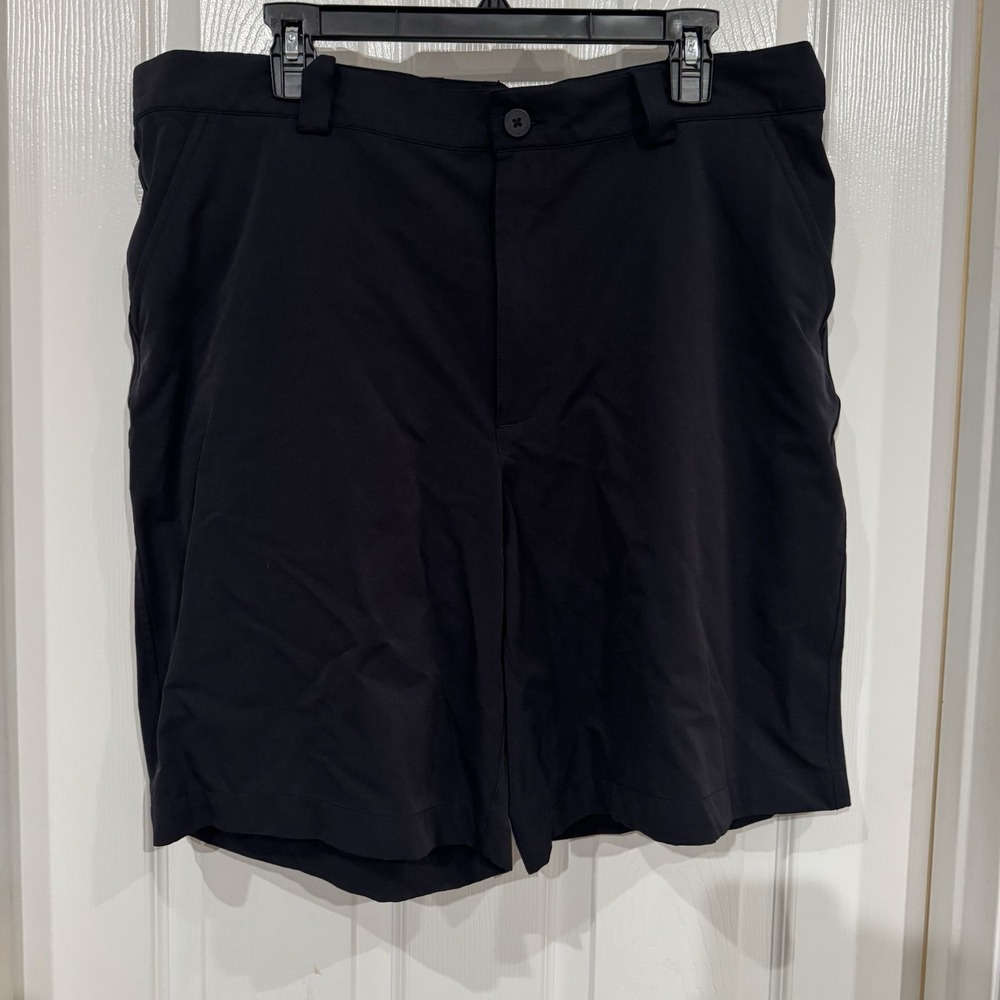 Under Armour Men's Black Athletic Golf Shorts - 38